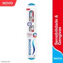 Escova de Dente Sensodyne Sensibilidade & Gengivas Macia com 1 unidade