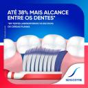 Escova de Dente Sensodyne Sensibilidade & Gengivas Macia com 1 unidade
