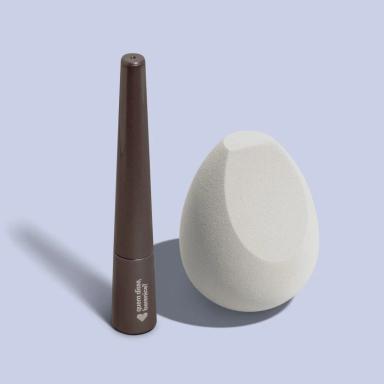 QUEM DISSE, BERENICE? KIT DELINEADOR LíQUIDO PRETOLINO 2,5ML + ESPONJA PARA MAQUIAGEM - xpto